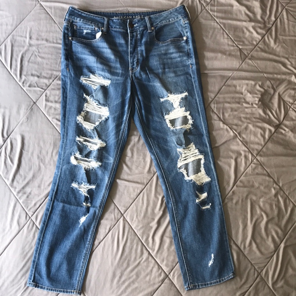 Ripped tomgirl Jeans